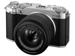 FUJIFILM X-M5 XC15-45mmレンズキット [シルバー]